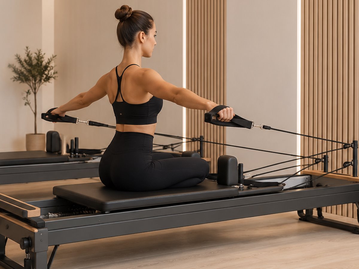 Teilnehmerinnen beim Reformer-Pilates-Einsteigerkurs RPL Basics